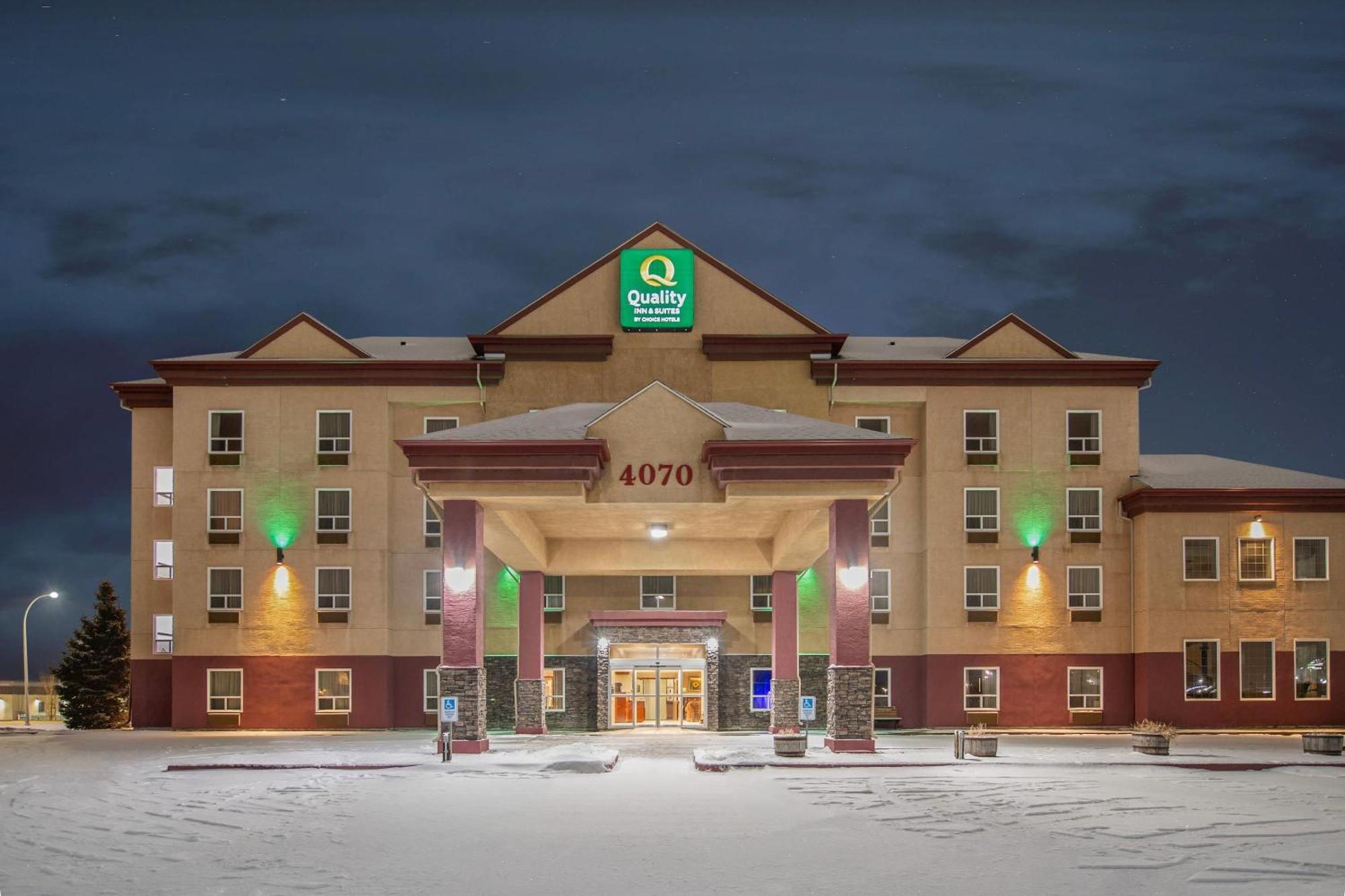 Quality Inn & Suites Lethbridge Exterior photo